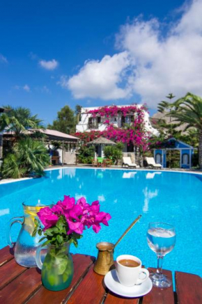  Holiday Beach Resort  Фира